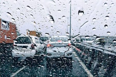 فردا این مناطق کشور آماده بارش باران و طوفان موقتی باشند/ کاهش دما در راه است