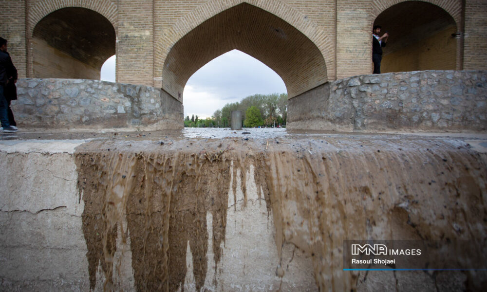 آب زاینده رود فردا صبح به اصفهان می‌رسد / سهمیه نوبت سوم کشت پاییزه