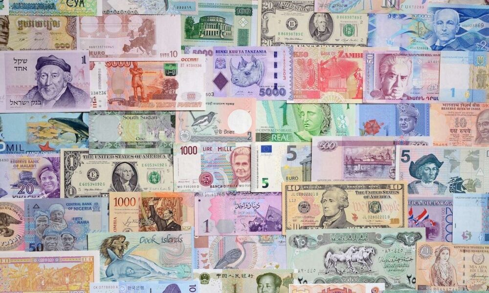 توافق بین ایران و آمریکا حاصل شده/ برای ریزش شدید قیمت دلار بازار آزاد آماده باشیم؟