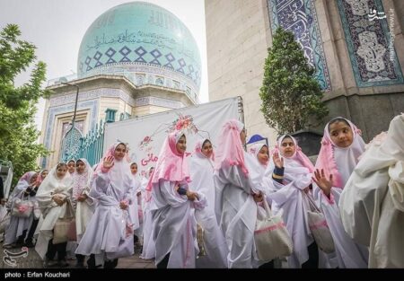 عکس/ جشن تکلیف دختران آرمانی در حسینیه ارشاد