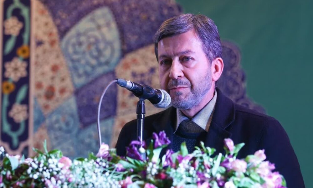 کارگران؛ نماد مقاومت و محور اصلی توسعه کشور