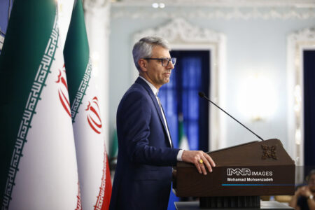 بقائی: تعویق دور چهارم مذاکرات پیشنهاد عمان بود