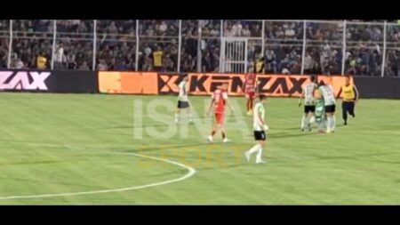 جیمی‌جامپ خردسال و مامور انتظامی مهاجم پرسپولیس را عصبانی کردند +ویدیو