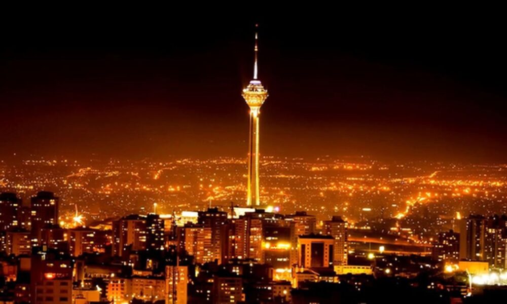 آسمان تهران سیاه می‌شود؛ طوفان خطرناک در راه است