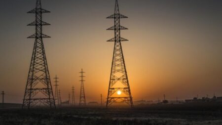 ۱۴ مگاپروژه و ۳۶ بسته مدیریت مصرف برق برای عبور از اوج بار ۱۴۰۴