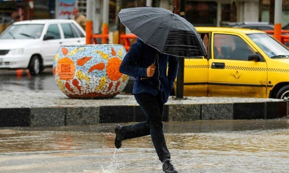 حرکت ابرهای بارانی به سوی تهران/ طوفان و صاعقه وضعیت پایتخت را خطرناک می‌کند
