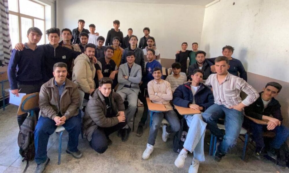 از معلمی که دانش‌آموزانش را به کربلا فرستاد تا روند مطلوب صادرات نفت ایران