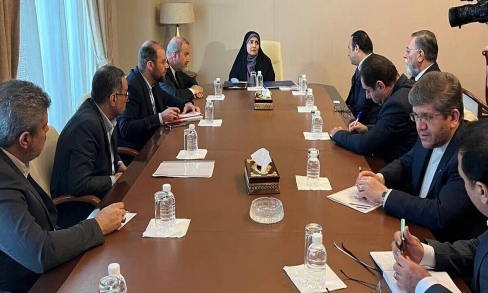 مذاکرات وزیر راه و شهرسازی با سرمایه‌گذاران و پیمانکاران بخش‌خصوصی در کشور عراق