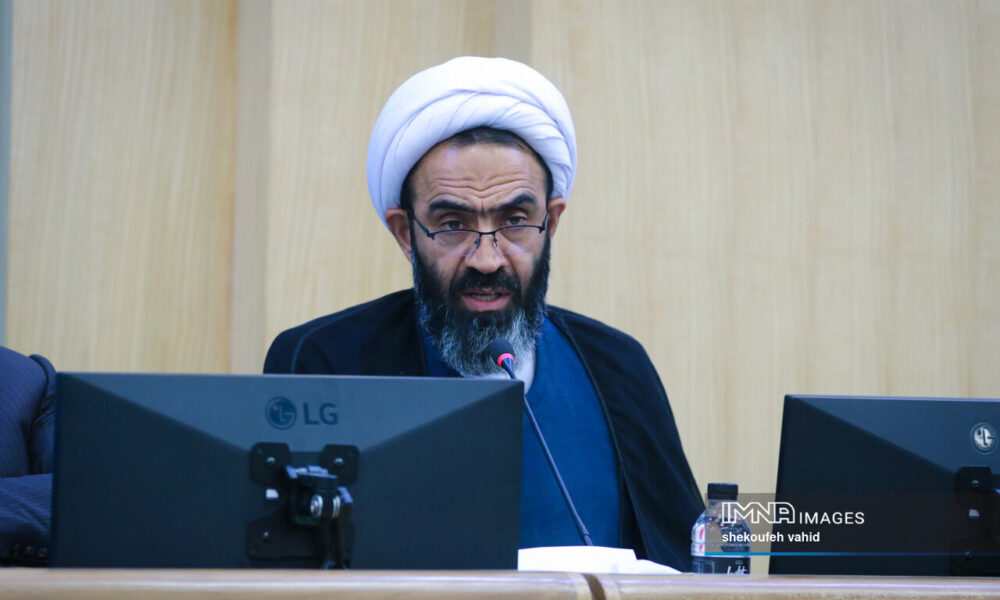 لزوم بررسی افزایش نوبت‌های بازگشایی آب برای حیات باغات و زمین‌های کشاورزی اصفهان