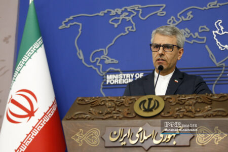 زبان فارسی نقشی بی‌همتا در گفت‌وگوهای دیپلماتیک دارد