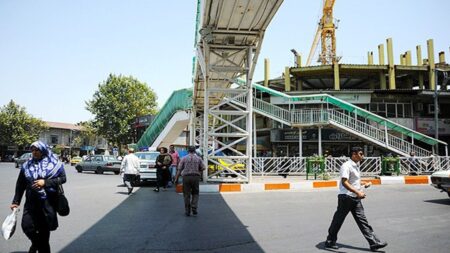 این پل بدون استفاده را تخریب کنید