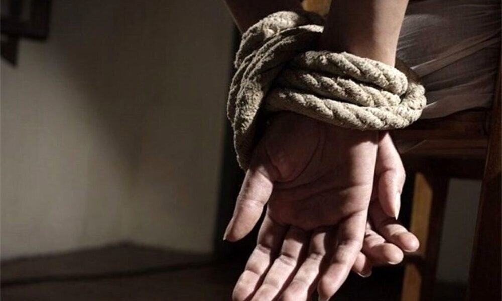 سناریوی هولناک گروگانگیری؛ مرد مهاجم در تیراندازی کشته شد!