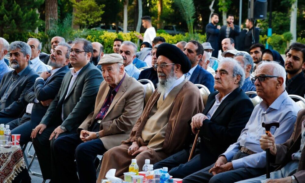 انتقاد از امام جمعه اصفهان: بدون این بناهای تاریخی بی‌گذشته و ریشه می‌شویم!