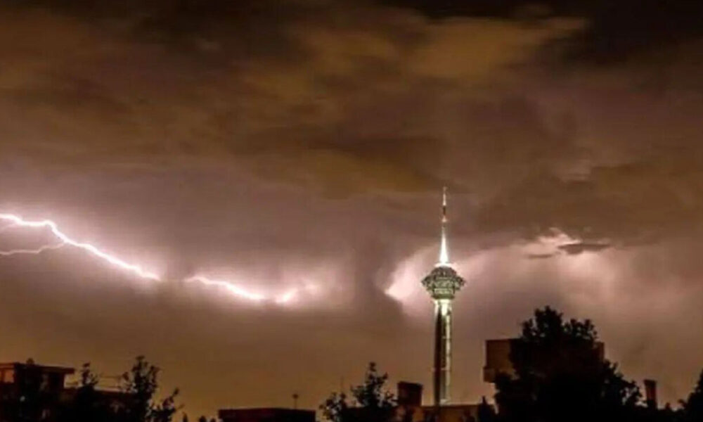 هشدار خطرناک به ساکنین تهران: طوفان تندری در راه است