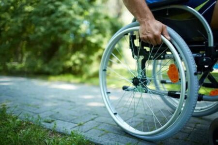 وضعیت معلولان بحرانی می‌شود؛ آپارتاید جان می‌گیرد