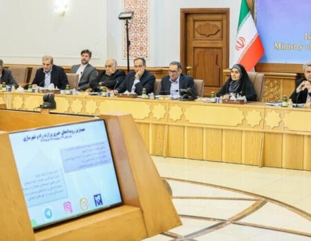 نشست شورای معاونین وزیر راه و شهرسازی با محوریت پروژه‌های هفته دولت