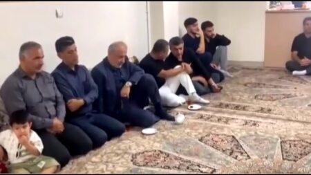 مدافع و مدیرعامل پرسپولیس در مراسم یادبود الهه حسین‌نژاد +ویدیو