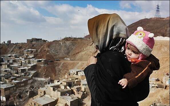 دولت پزشکیان برای مهار کوچ اجباری بسته حمایتی ارائه کند