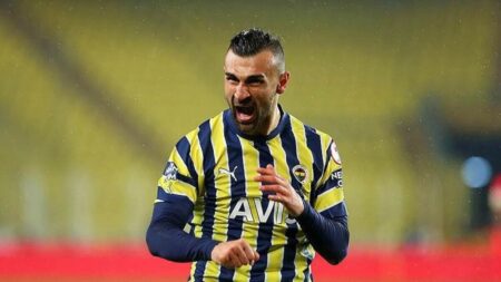 مهاجم مشهور ترک به گزینه پرسپولیس شد