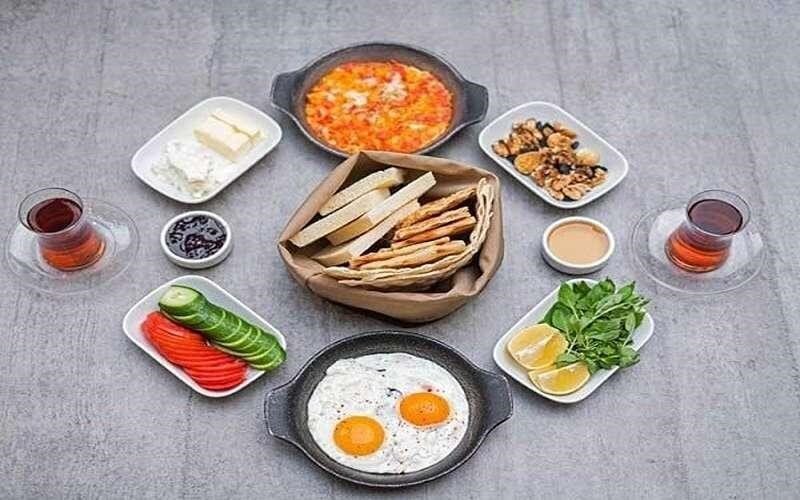 صبح را با پروتئین شروع کنید، نه فقط نان و مربا +جزئیات