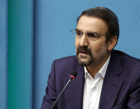 سنایی: هر گونه آغاز مذاکره، از پاسخ قاطع به متجاوز می گذرد