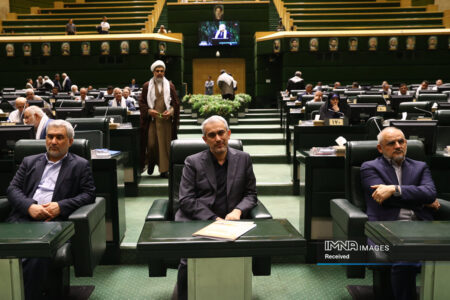 «مدنی‌زاده» وزیر اقتصاد شد - ایمنا
