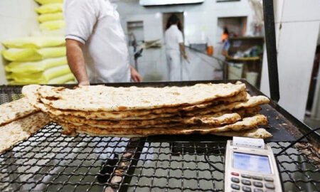 با نانوایان متخلف برخورد کنید