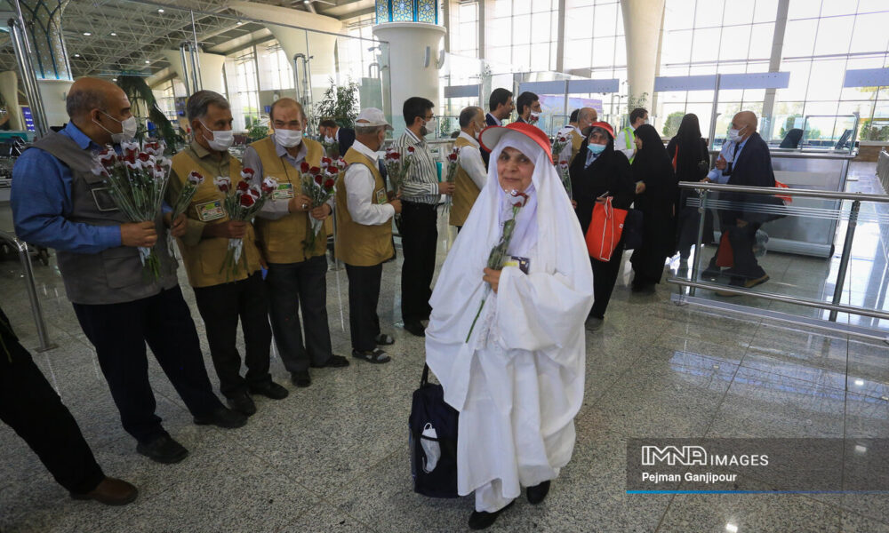 بازگشت حجاج بدون لغو پرواز و با حداقل تأخیر