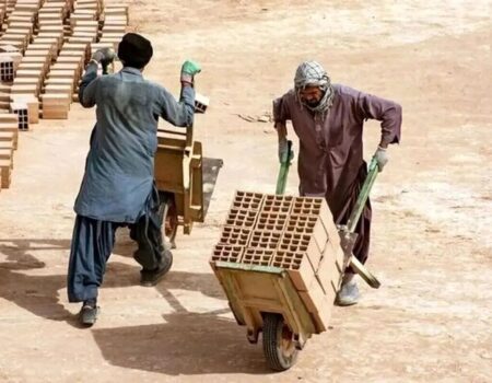 همه افغان‌ها را از ایران طرد نکنید