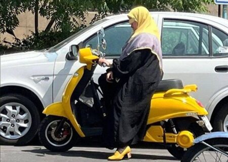 با حذف یک کلمه مشکل بانوان برای موتورسواری حل می‌شود