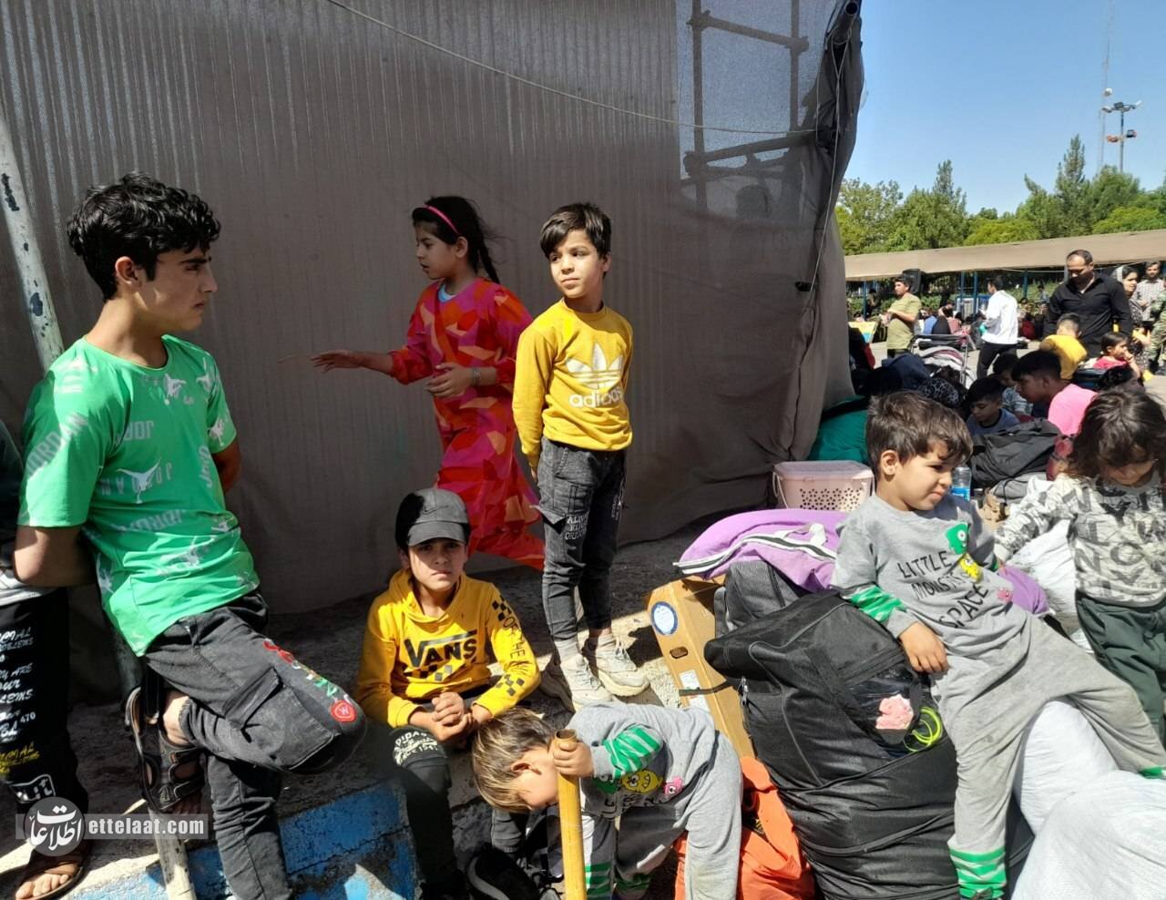 گزارش اختصاصی اطلاعات از روند بازگشت مهاجران غیرمجاز افغان؛ وداع با وطن دوم در نقطه صفر مرزی +تصاویر