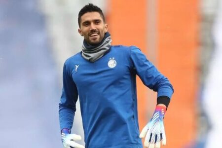 ساپینتو توپ را به زمین هیأت مدیره انداخت؛ راز ماندن یا رفتن حسینی در اتاق‌های بسته استقلال!