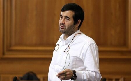 وزیر ورزش: عکس فغانی با ترامپ مردم را خشمگین کرد