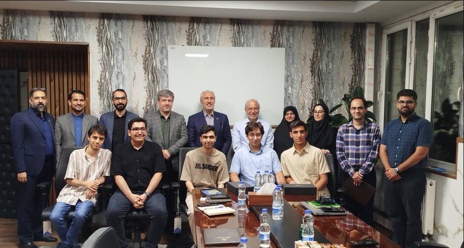 قهرمان امروز کسی است که اوضاع اقتصاد کشور را بهتر کند