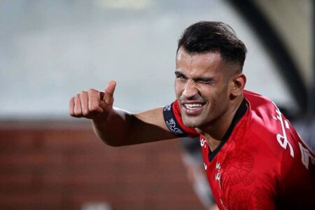 شوک به پرسپولیسی‌ها/ عیسی آل‌کثیر آبی‌پوش شد