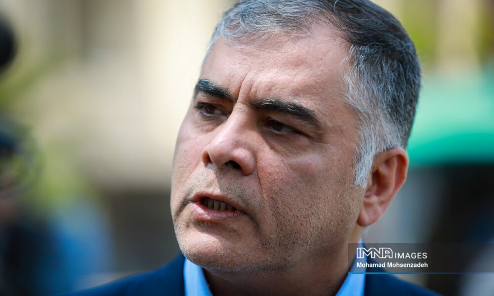 وزیر نفت: پایش منظم جایگاه‌ها انجام می‌شود / اختلاط آب با بنزین در پمپ‌ها ممکن نیست