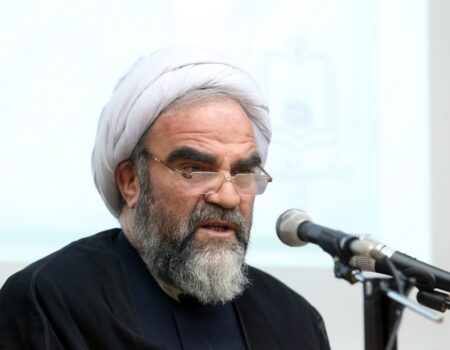 غرویان: درباره حجاب نباید به مردم فشار آورد/ فیلترینگ فایده‌ای ندارد!