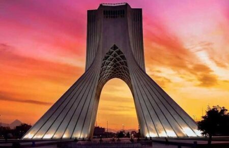 شکوه برج آزادی را تخریب نکنید