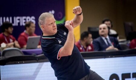 اتفاق وحشتناک برای سرمربی تیم ملی ایران داخل هواپیما!