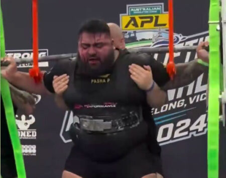 ویدیوی دلخراش از وزنه‌برداری که خون از چشمانش بیرون زد!