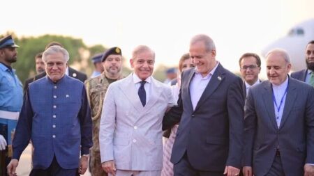 توئیت نخست‌وزیر پاکستان درباره استقبال از پزشکیان