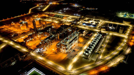 برنامه‌ریزی برای جذب ۱۰۰ میلیارد دلار سرمایه‌گذاری در صنعت پتروشیمی