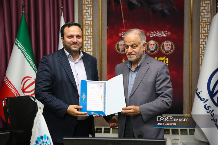 تقدیر از مرکز پژوهش‌های شورای اسلامی شهر اصفهان به‌عنوان مرکز پژوهشی برتر کشور