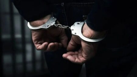زوج دزد موبایل‌فروشی‌ها در باغ فیض به دام افتادند +جزییات