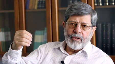 حوزه سلامت تهدید می‌شود؛ دیگر پای محرومان به مطب هم نمی‌رسد!