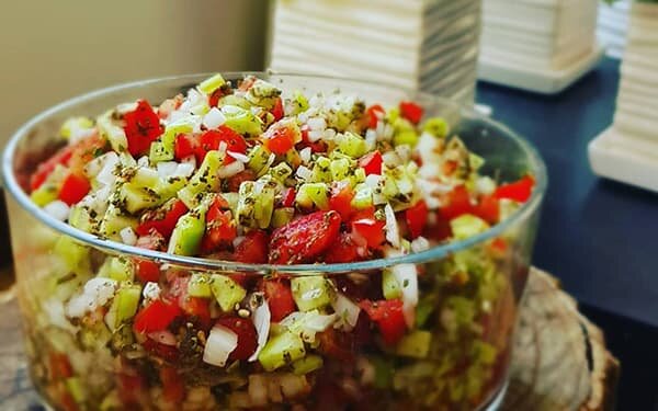 خوردن سالاد در این ساعت وزن شما را کم می‌کند!