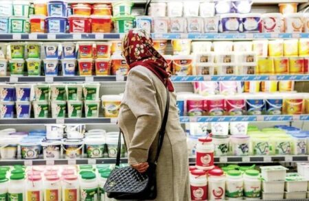 جلوی گرانفروشی لبنیات را بگیرند جلوی گرانفروشی لبنیات را بگیرند