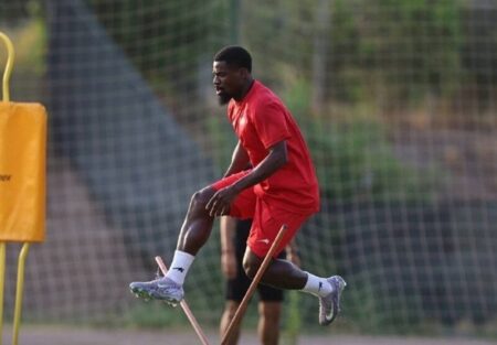 بیماری خطرناک بازیکن پرسپولیس تیم پزشکی را به دردسر انداخت!