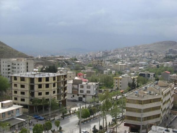 دیوار ویلاها با رودخانه رودهن یکی شده است!