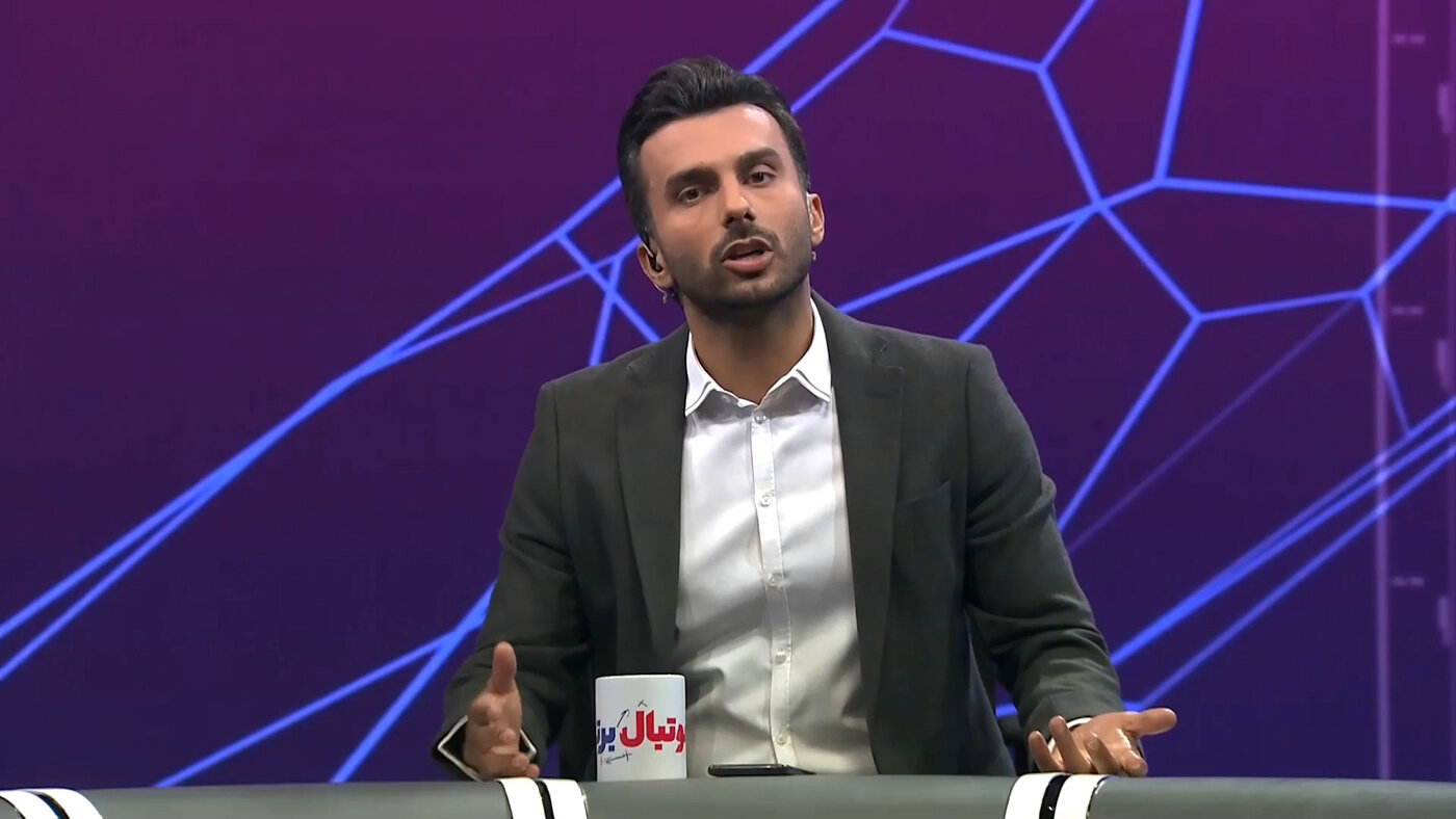 مجری تلویزیون روی آنتن زنده دو بمب پرسپولیس را لو داد